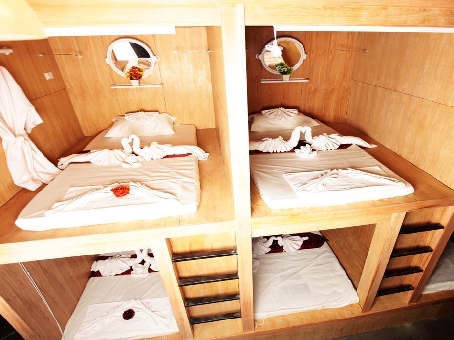 Capsule Hostel Patong Extérieur photo