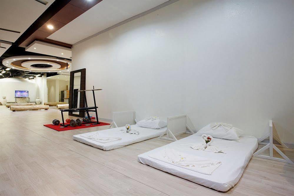 Capsule Hostel Patong Extérieur photo